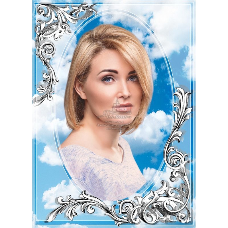 Портрет на стекле с серебряным орнаментом и облачным фоном